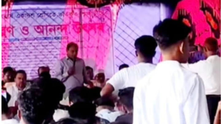 বরগুনায় বিএনপির নেতা জালাল ফকিরের সামনে ‘জয় বাংলা’ স্লোগান